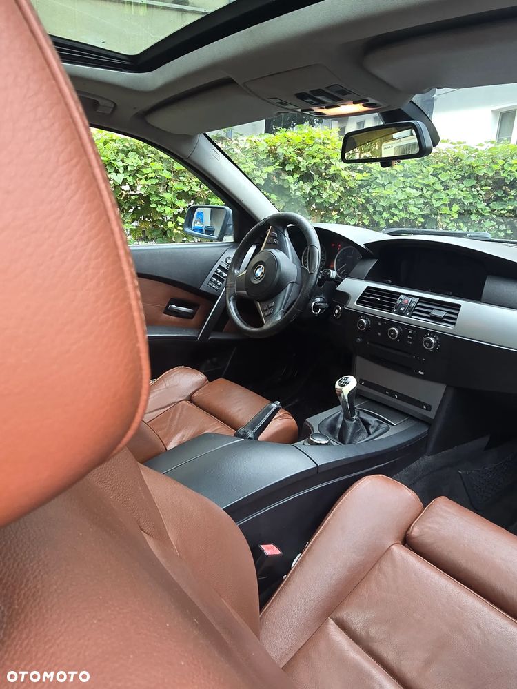 BMW Seria 5 525d - 17