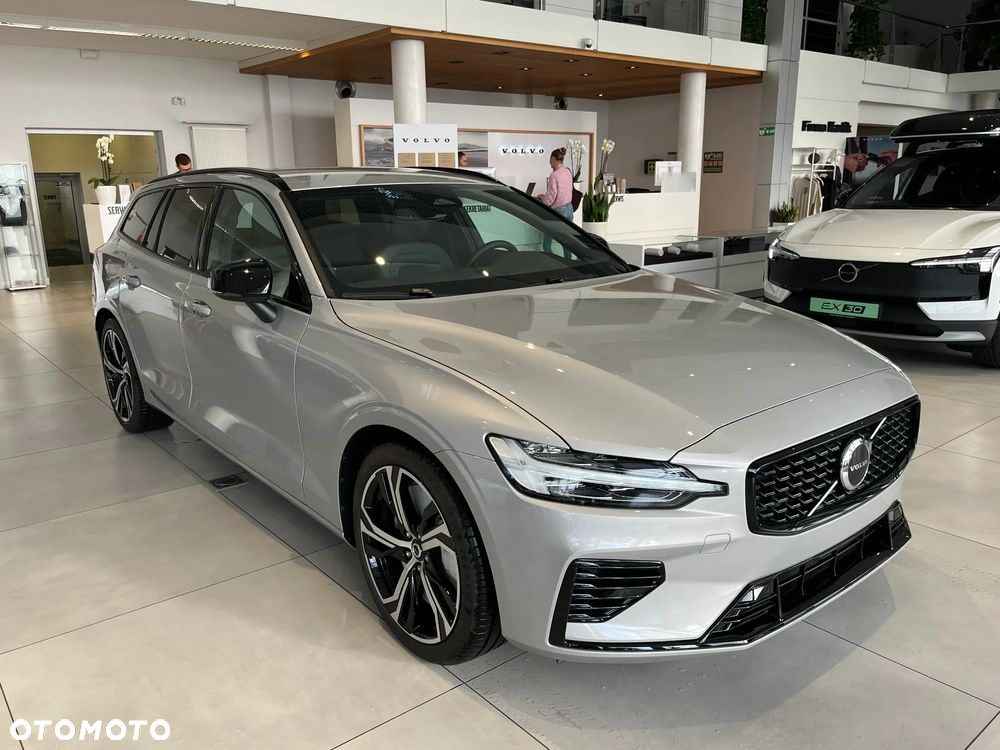 Volvo V60 T6 AWD Plug-In Hybrid Plus Dark - 3