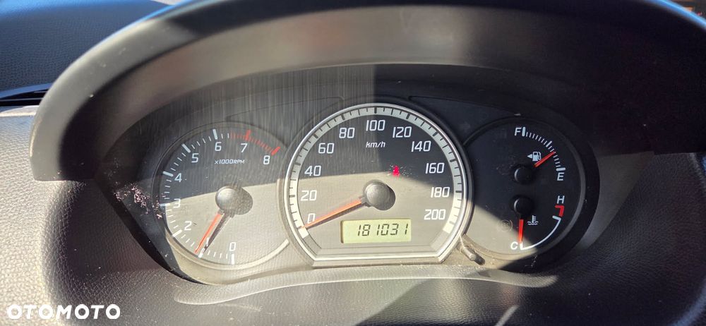 Suzuki Swift - 13