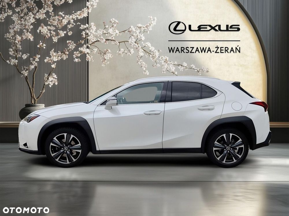 Lexus UX - 4