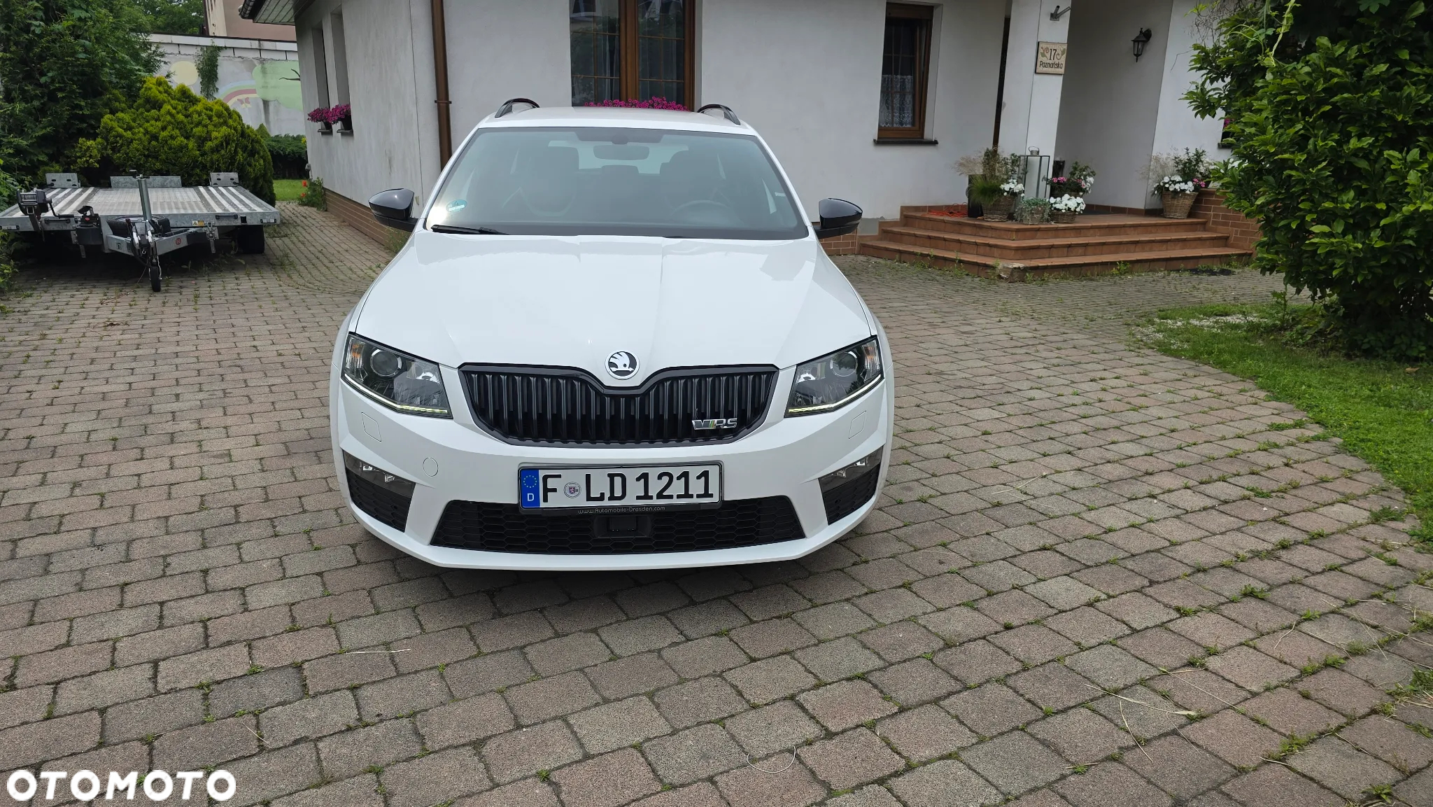 Skoda Octavia Combi 2.0 TDI DSG RS - 3