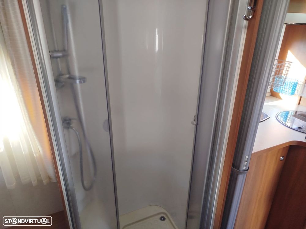 Knaus Südwind Sky wave.  Cama basculante E SUÍTE - 21