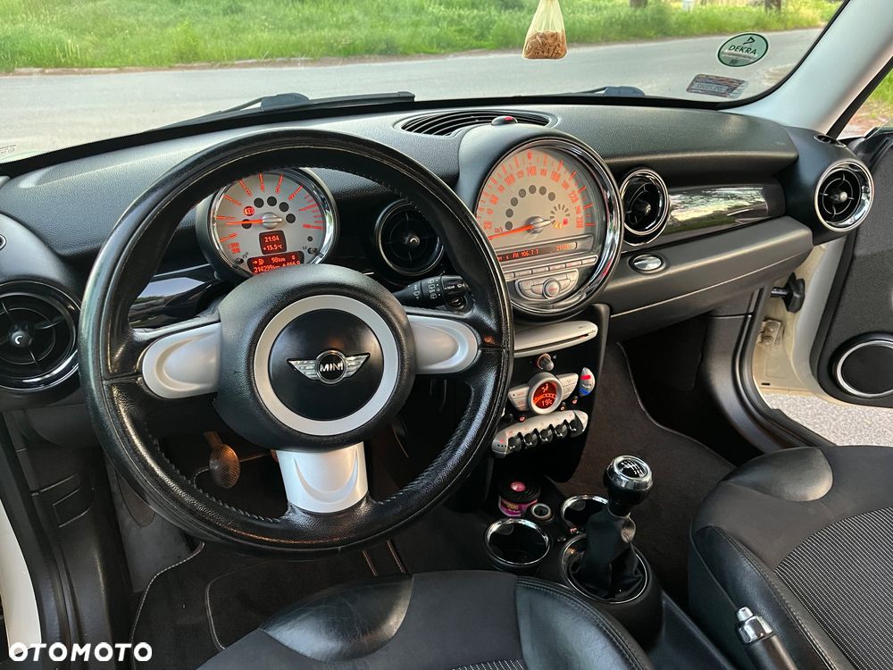 MINI Cooper Standard - 6