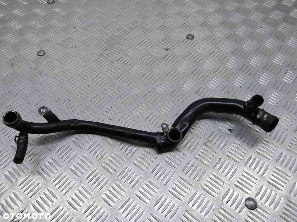 PASSAT B5 FL SEDAN 2.5 TDI 4MOTION PRZEWÓD UKŁADU CHŁODZENIA 058121071 - 2