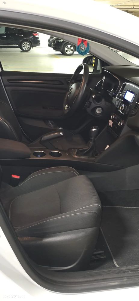 Renault Megane 1.2 Energy TCe Zen - 9