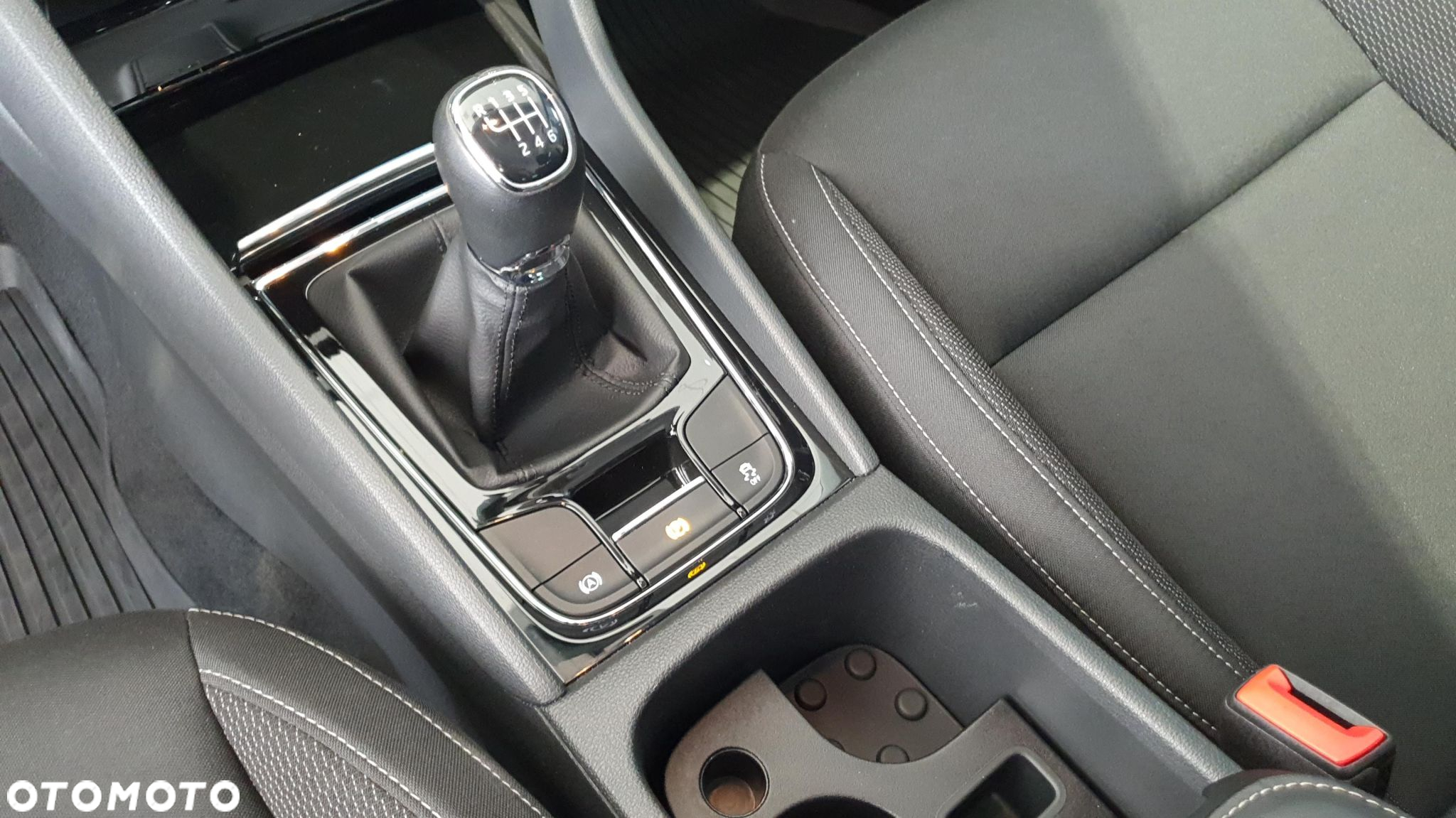 Skoda Karoq 1.5 TSI ACT Ambition - 15