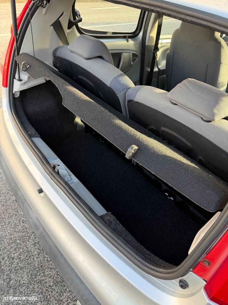 Peugeot 107 1.0 Trendy - 21