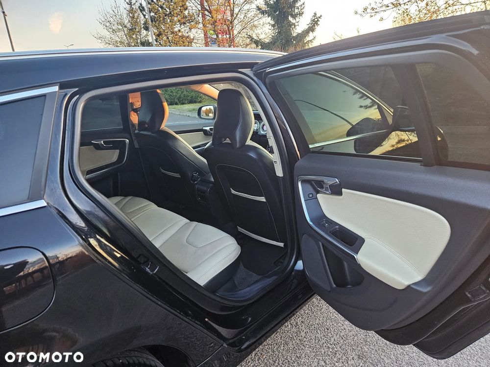 Volvo V60 DRIVe Summum - 33