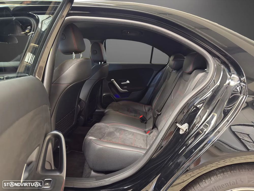 Mercedes-Benz A 250 Limousine e AMG Line - 17