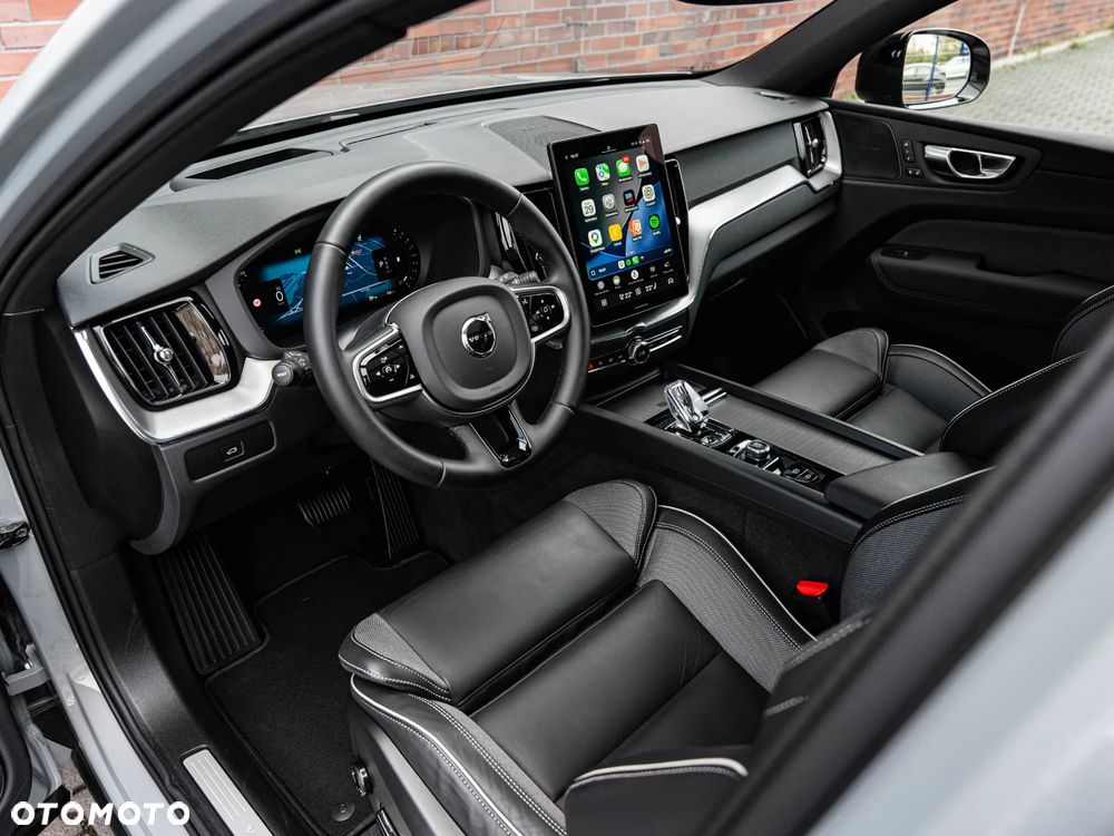 Volvo XC 60 B5 B AWD Plus Dark - 22