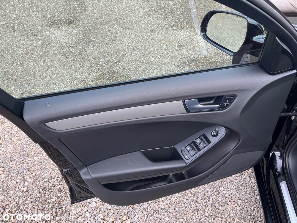 Audi A4 Avant 2.0 TDI DPF Ambiente - 32