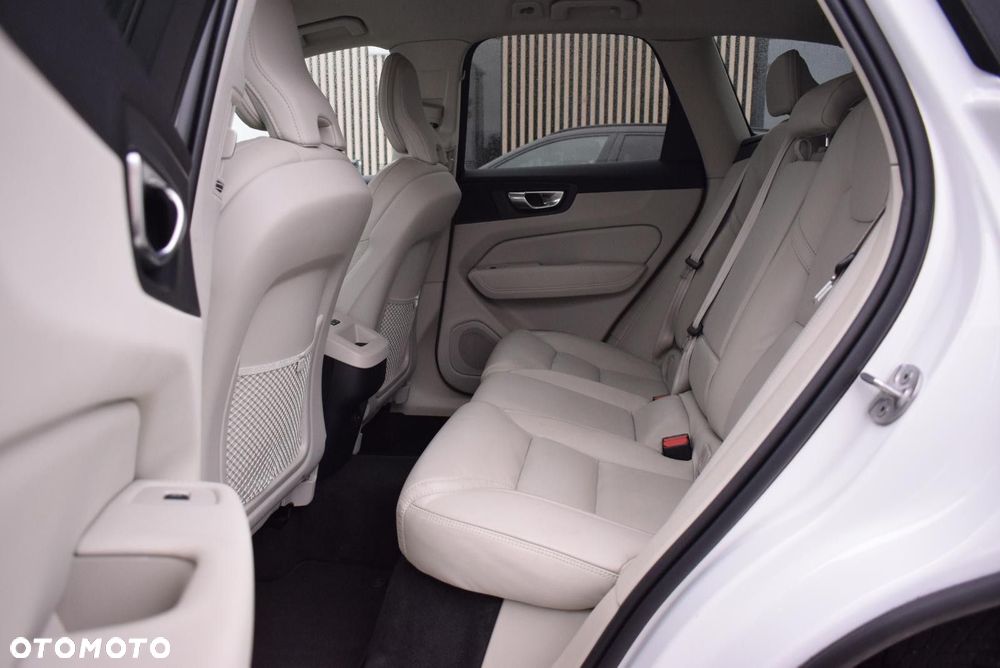 Volvo XC 60 - 25