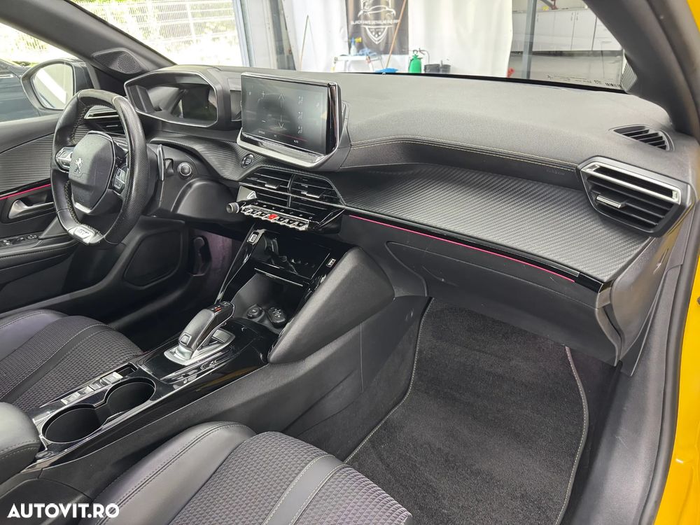 Peugeot 208 PureTech 130 EAT8 GT - 20