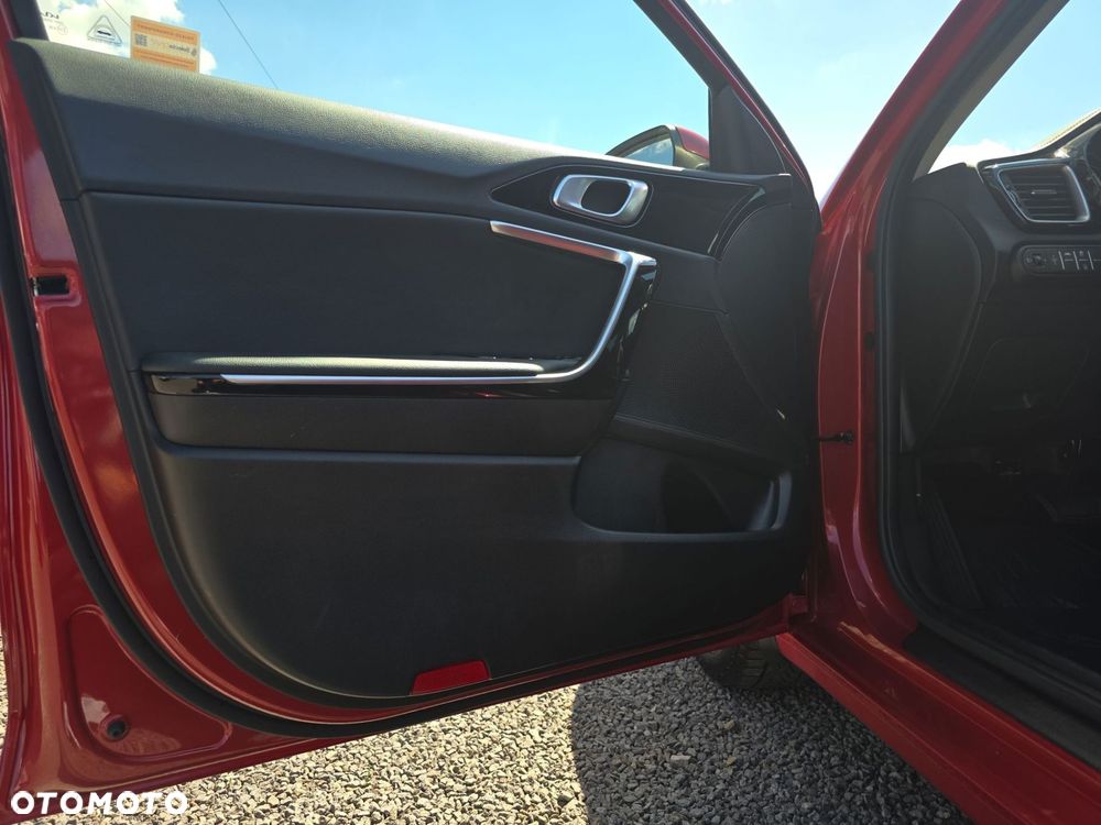 Kia Ceed - 10