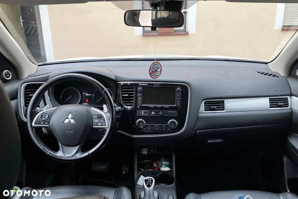 Mitsubishi Outlander 2.0 4WD Plus - 9