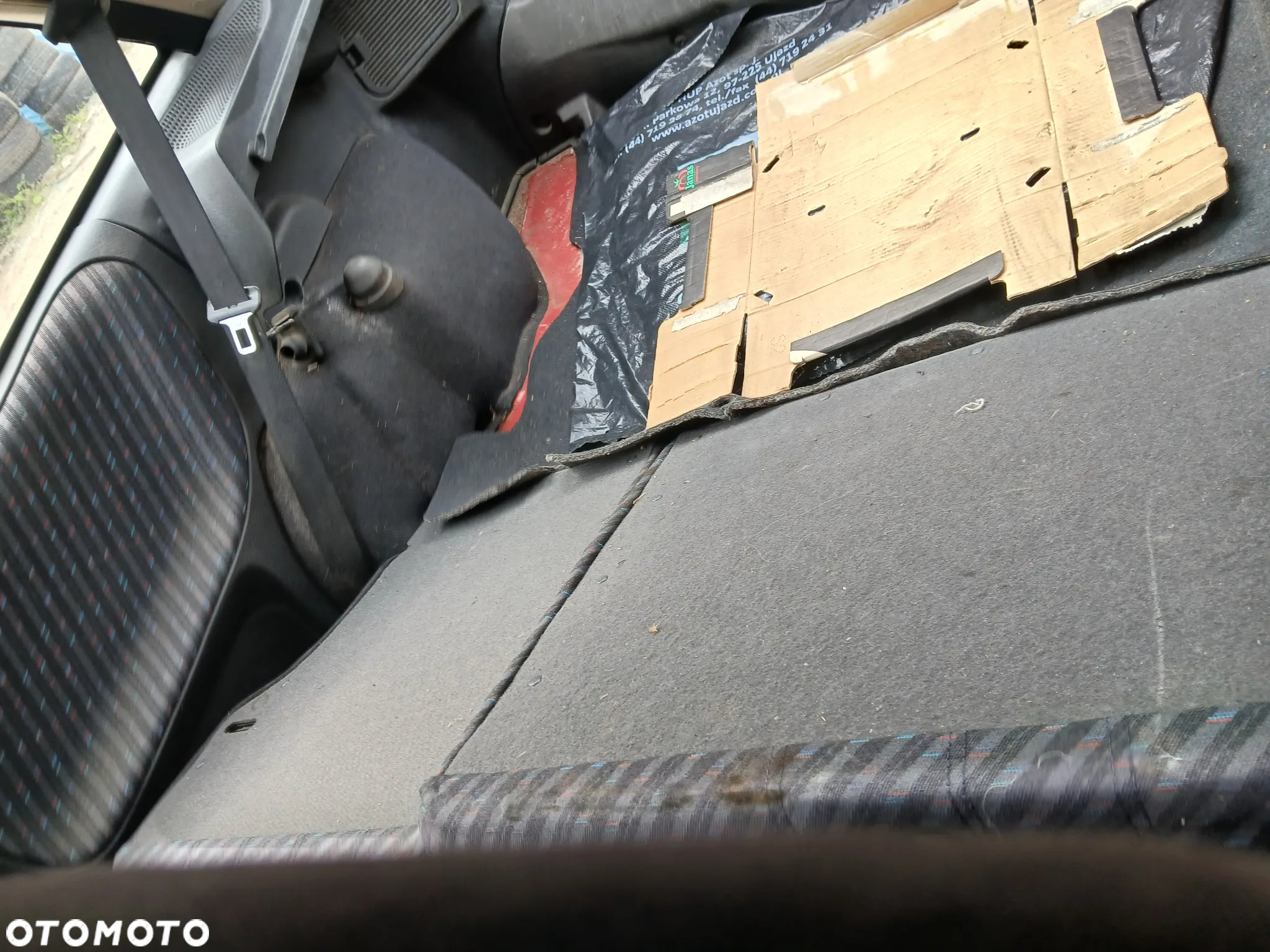 opel astra F HB fotel fotele kanapa deska kokpit podsufitka boczek boczki klamka podłokietnik licznik - 6