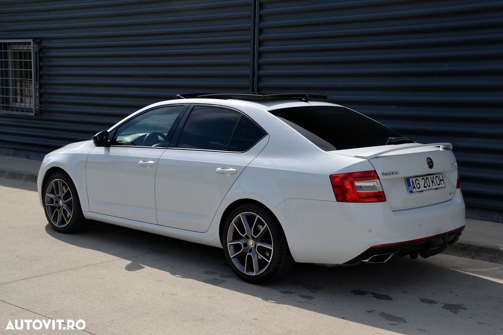 Skoda Octavia 2.0 TDI DSG RS - 9