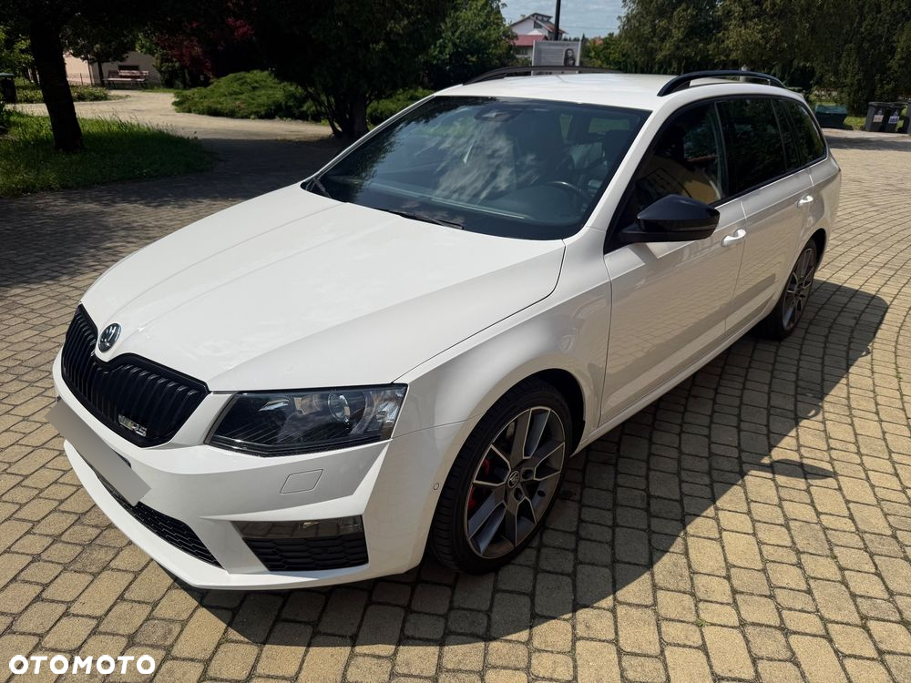 Skoda Octavia Combi 2.0 TDI DSG RS - 20