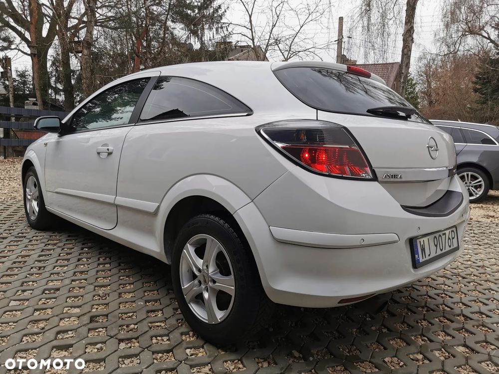 Opel Astra 1.6 Black&White - 3