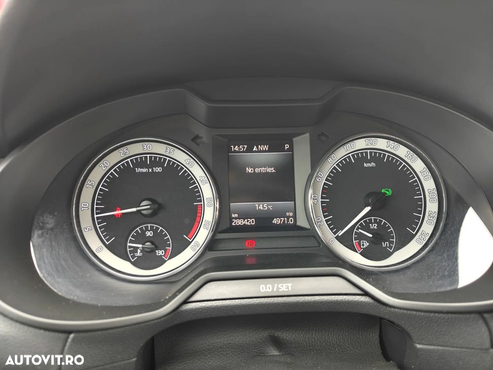 Skoda Octavia 1.6 TDI DSG Ambition - 14