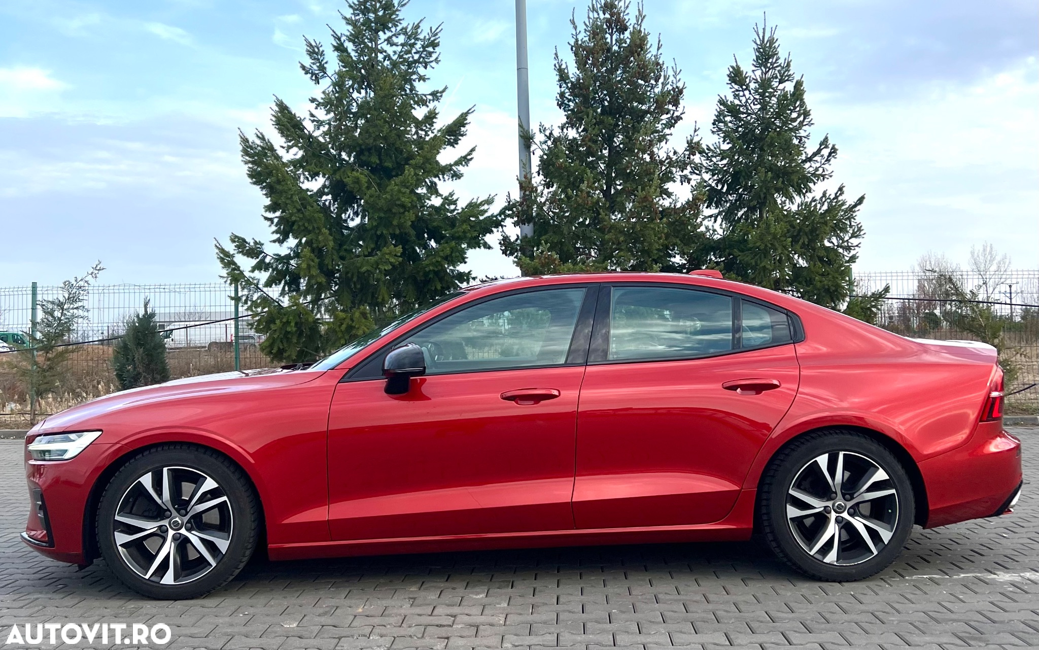 Volvo S60 T5 R-Design - 6