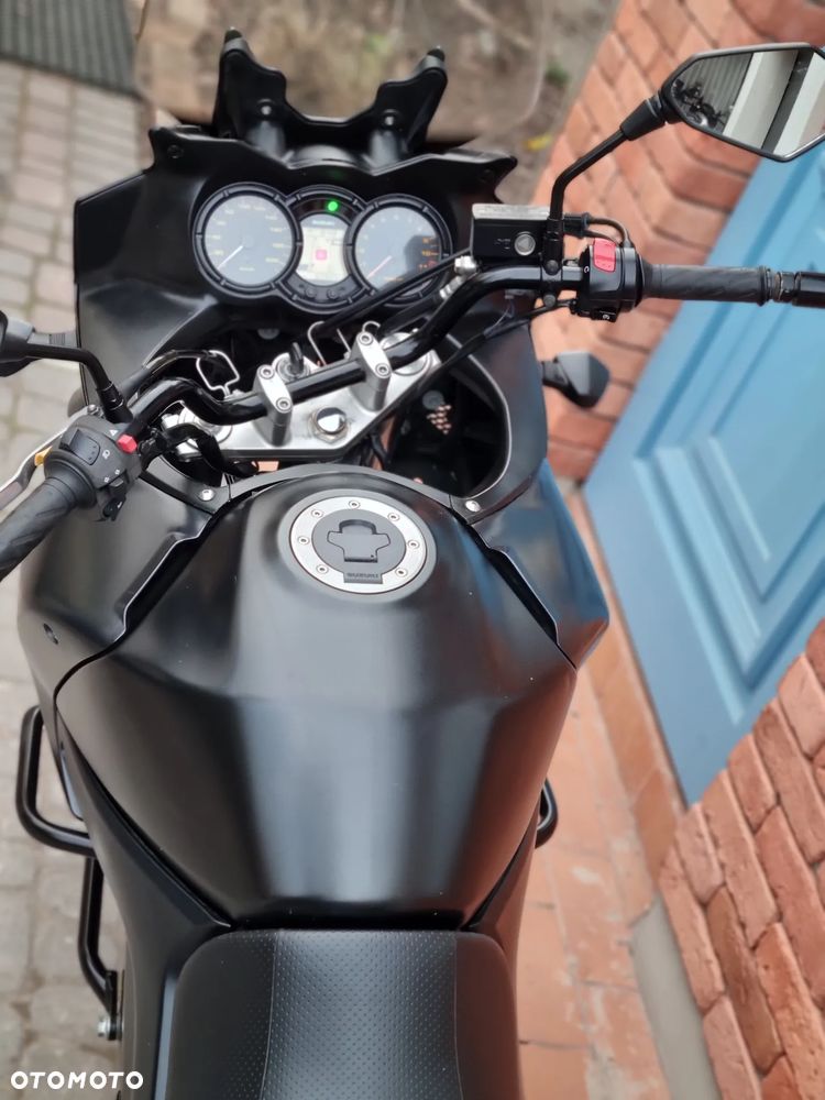 Suzuki V-STROM - 8