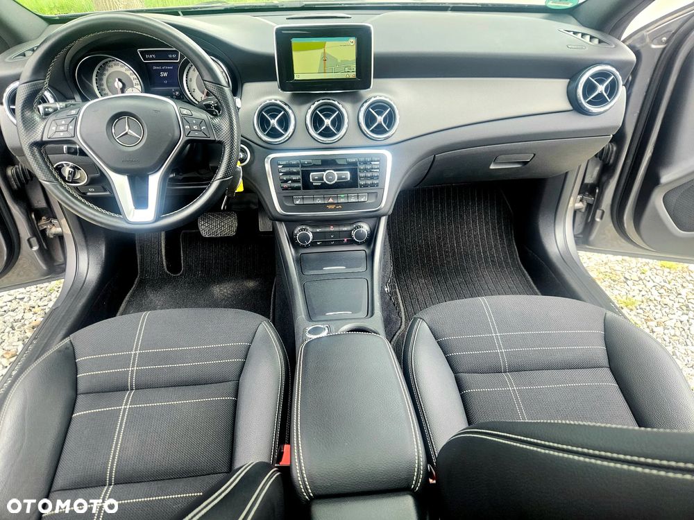Mercedes-Benz GLA - 23
