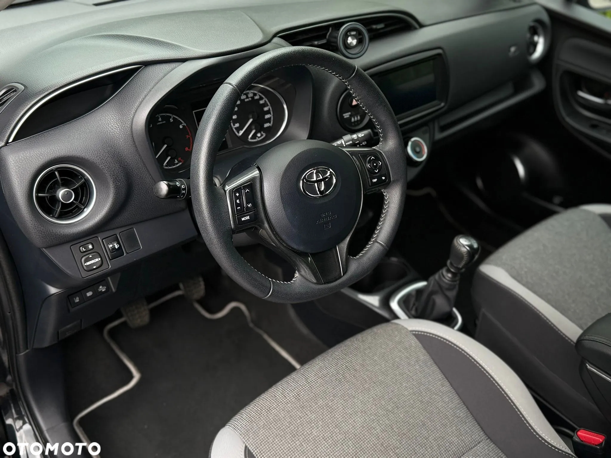 Toyota Yaris 1.5 20th Anniversary - 10