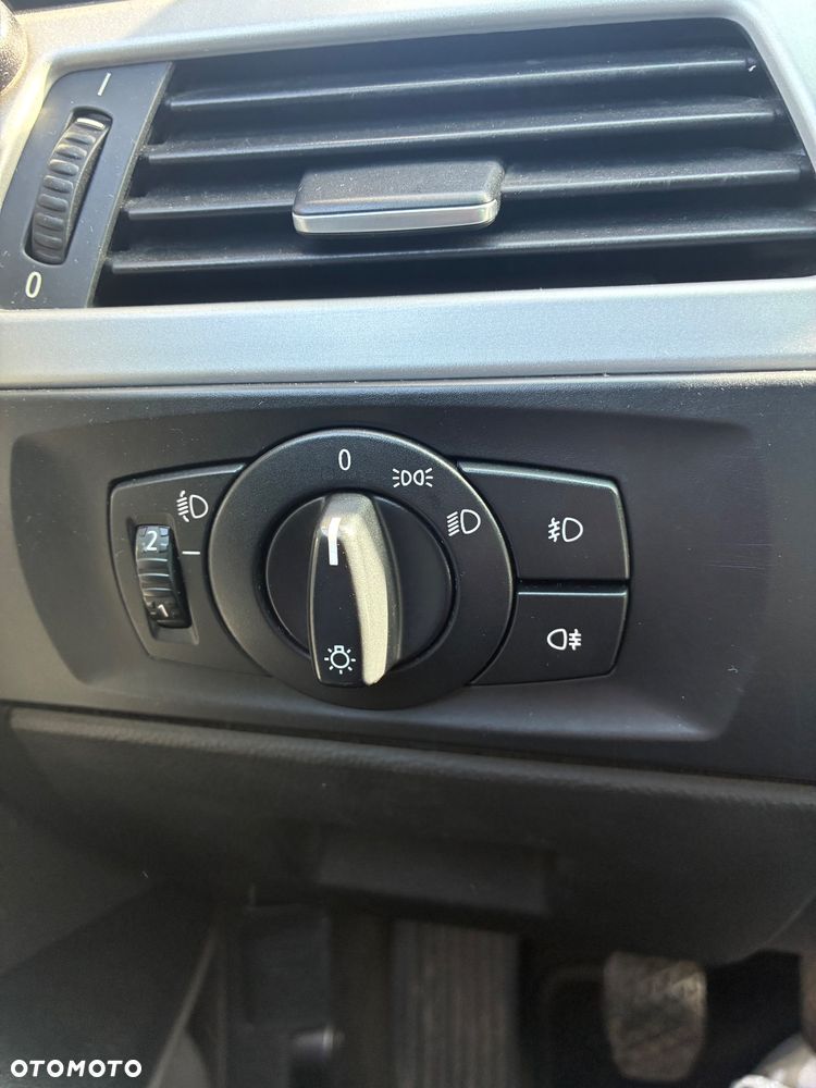 BMW Seria 3 318d DPF - 10