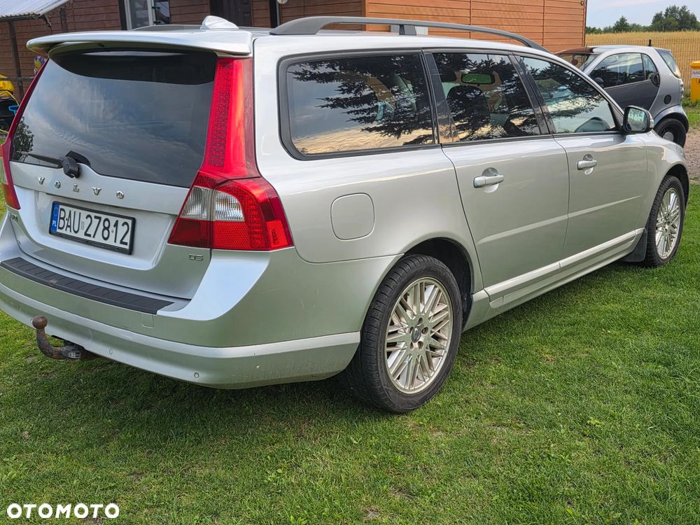 Volvo V70 D5 Momentum - 4
