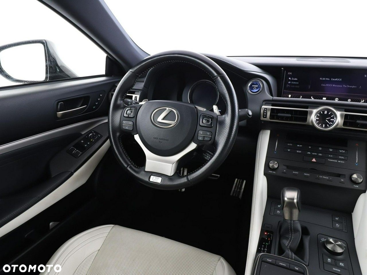 Lexus RC 300h F Sport - 16