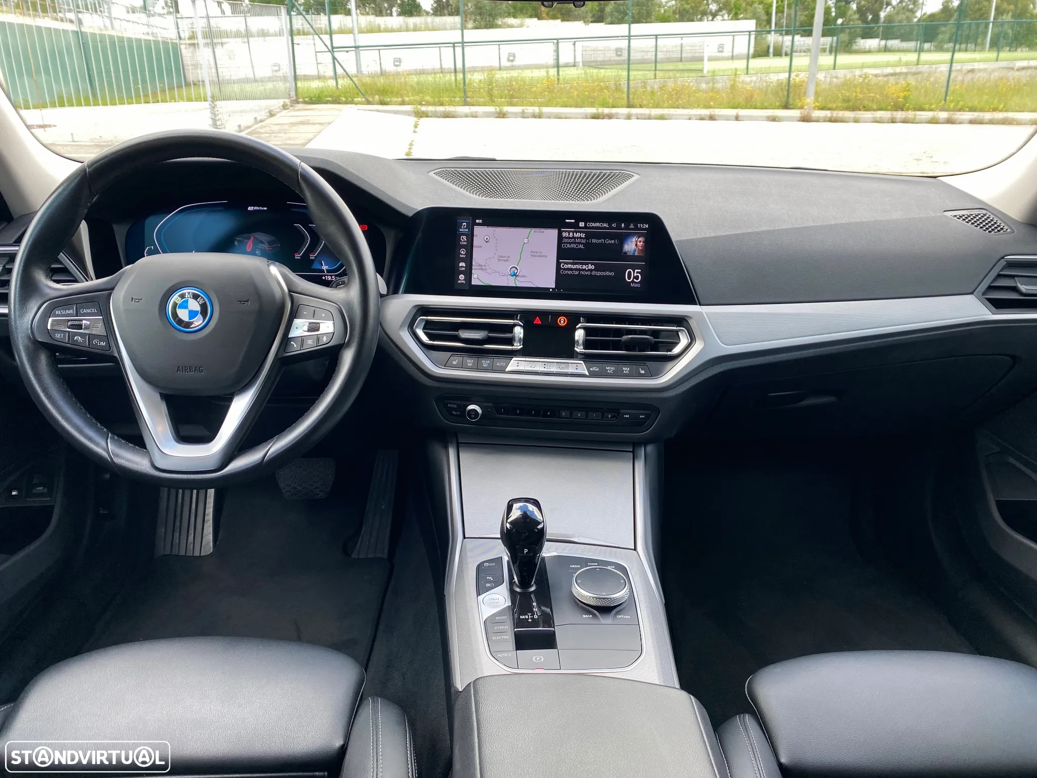 BMW 330 e Touring Auto - 2