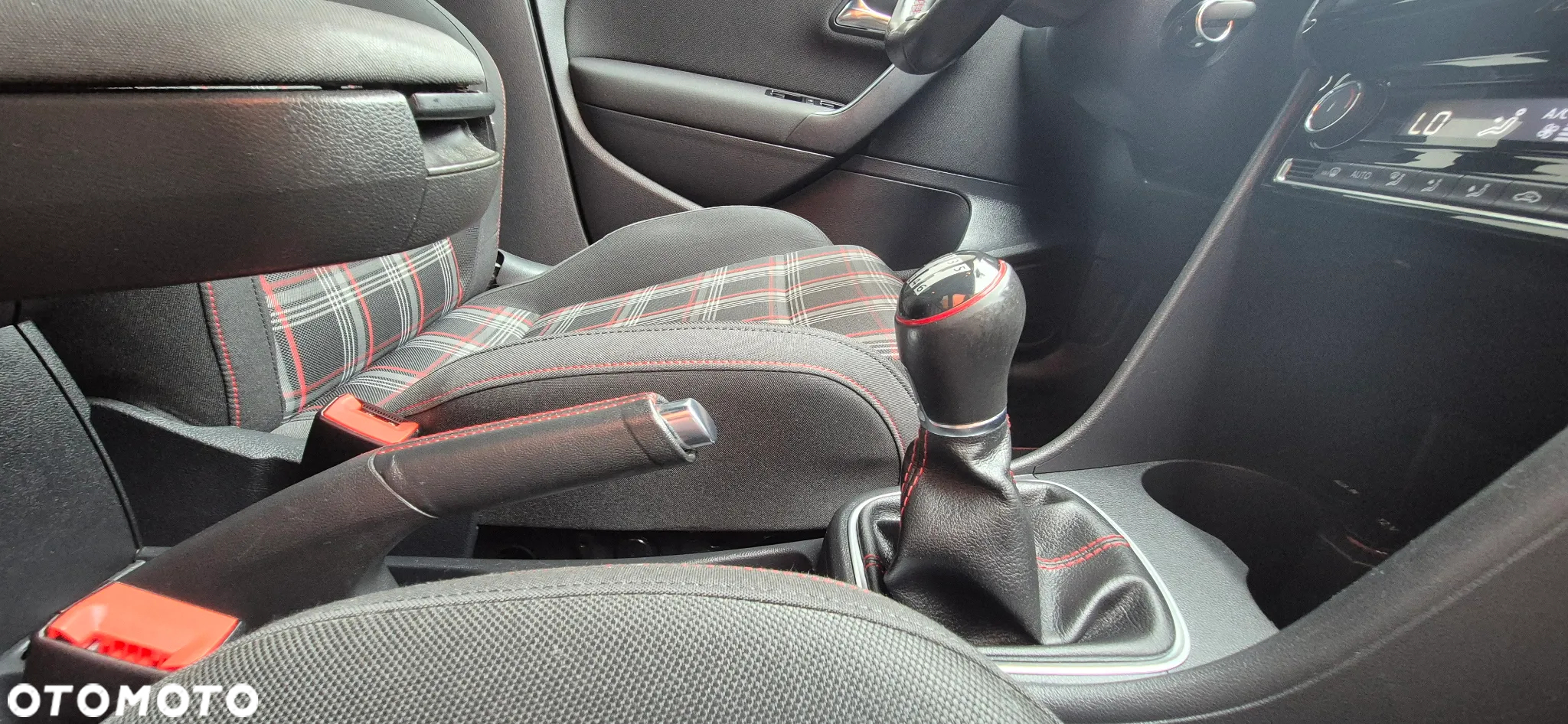 Volkswagen Polo 1.8 TSI (Blue Motion Technology) GTI - 34