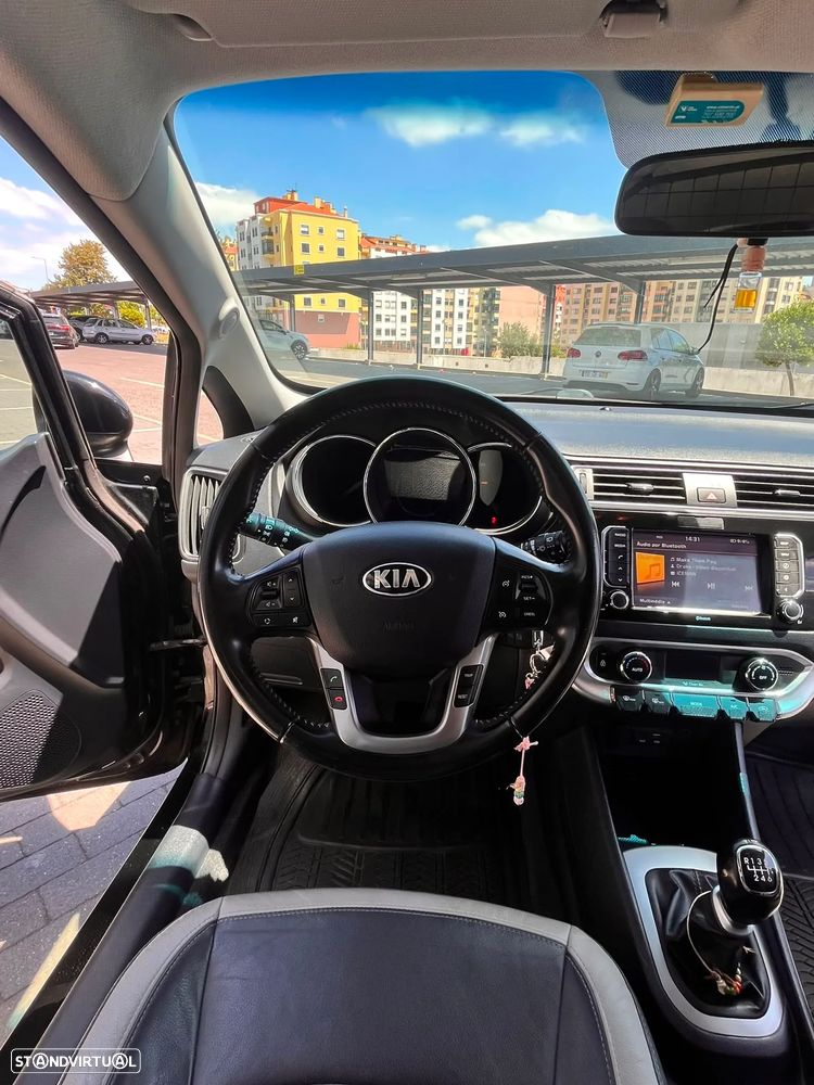 Kia Rio 1.1 CRDi Uniq - 3