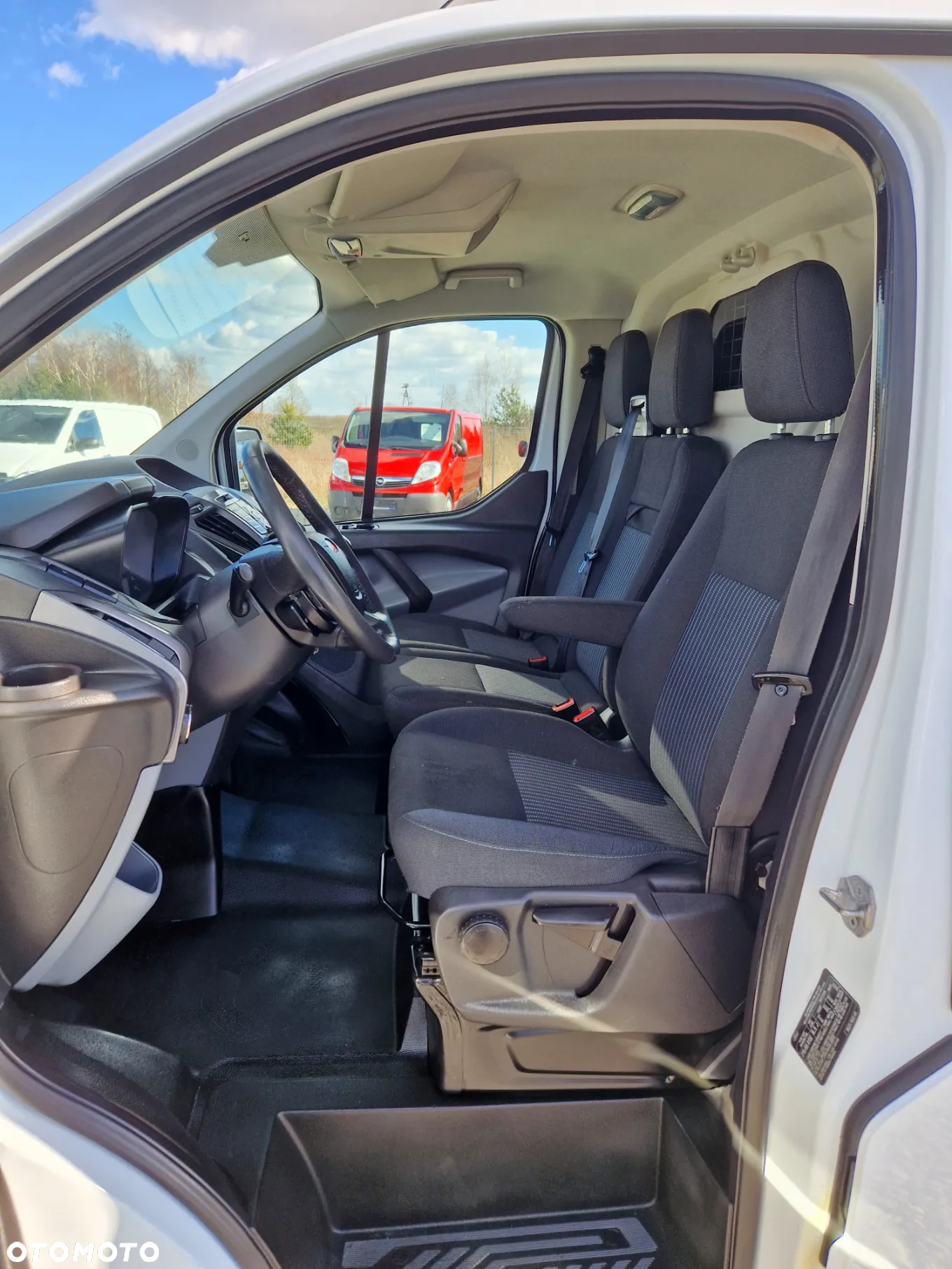Ford TRANSIT CUSTOM 2,2 TDCI 125 KONNY KLIMA L1H1 GWARANCJA - 10