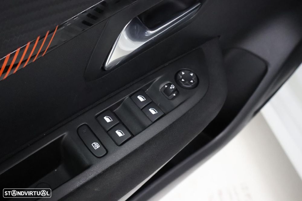 Peugeot 208 1.2 PureTech Active Pack - 11