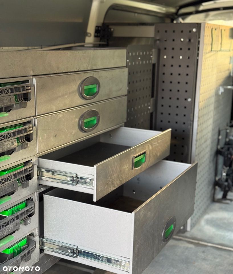 Volkswagen Transporter - 30