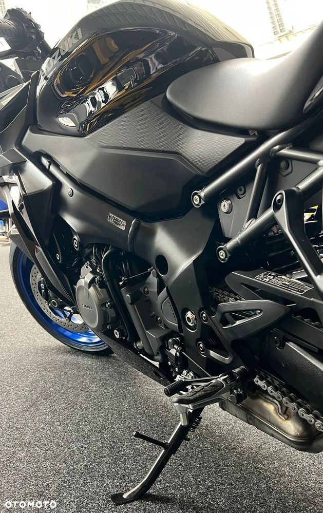 Suzuki GSX 1000 - 9