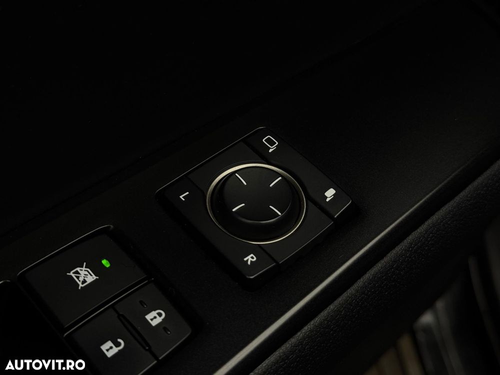 Lexus UX - 17