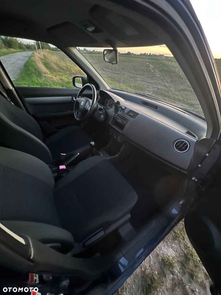 Suzuki Swift 1.3 Sunlight Edition - 11