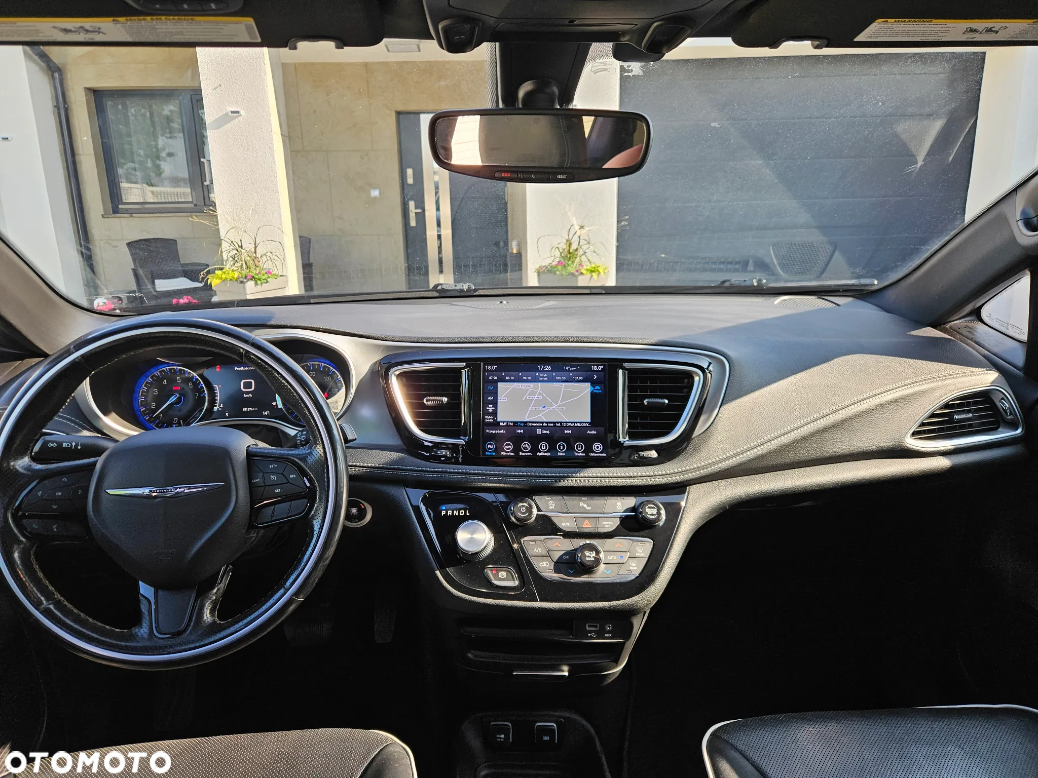 Chrysler Pacifica - 16