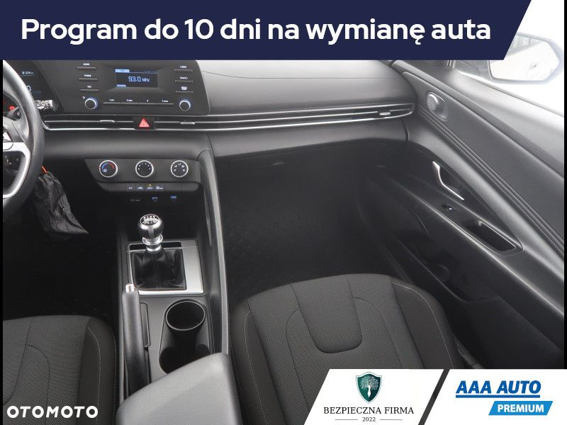 Hyundai Elantra - 9