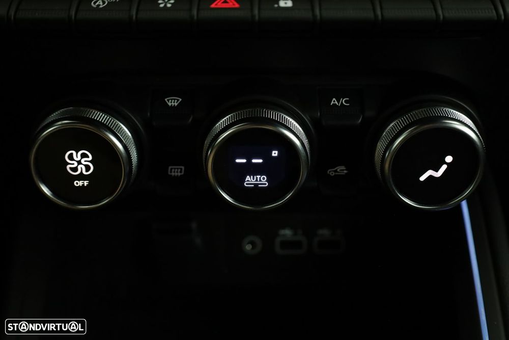 Renault Clio 1.0 TCe Techno Bi-Fuel - 12