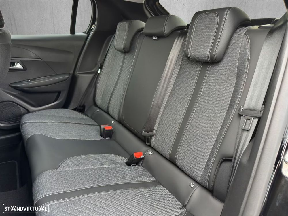 Peugeot 208 1.2 PureTech Allure — fotografia 5