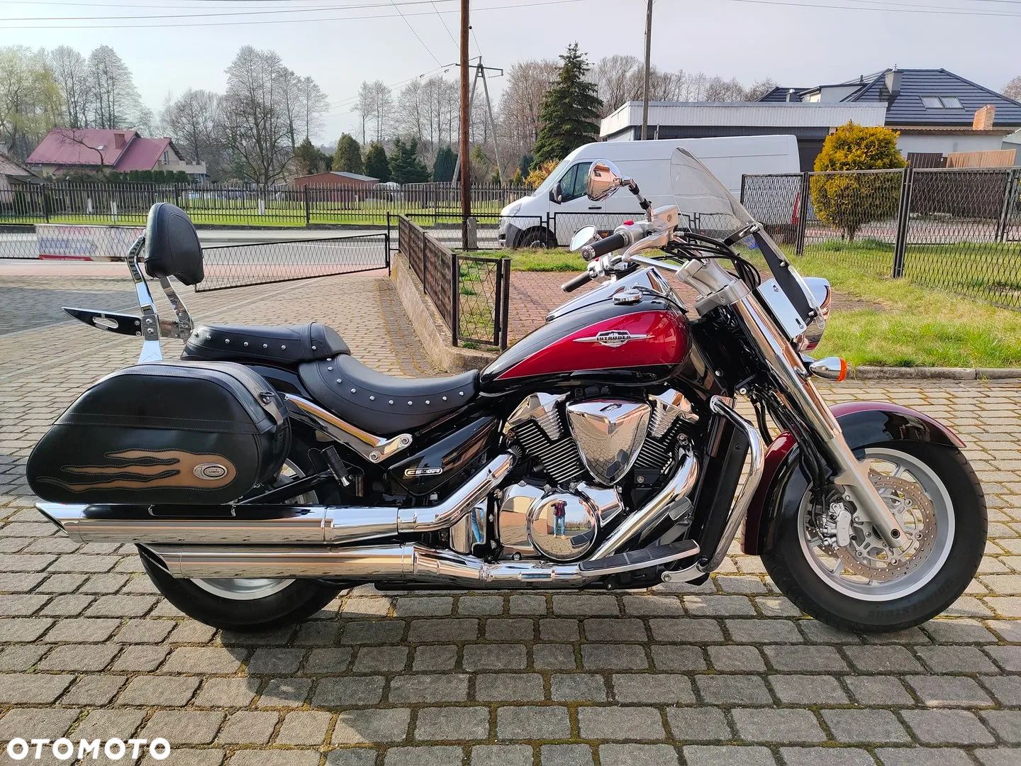 Suzuki Intruder - 1