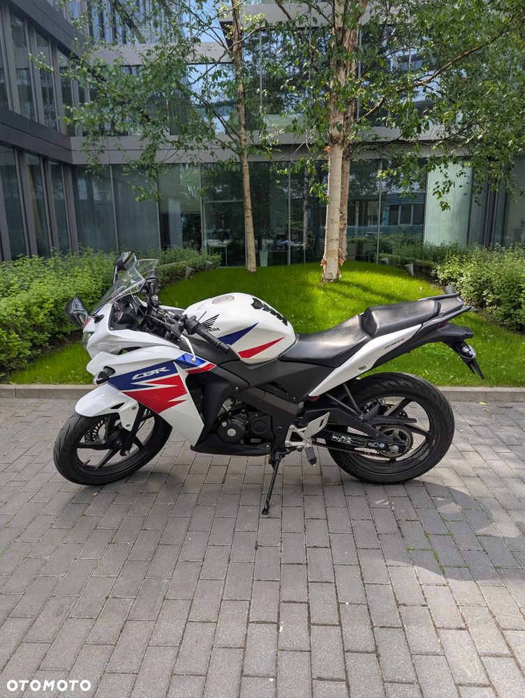 Honda CBR - 9