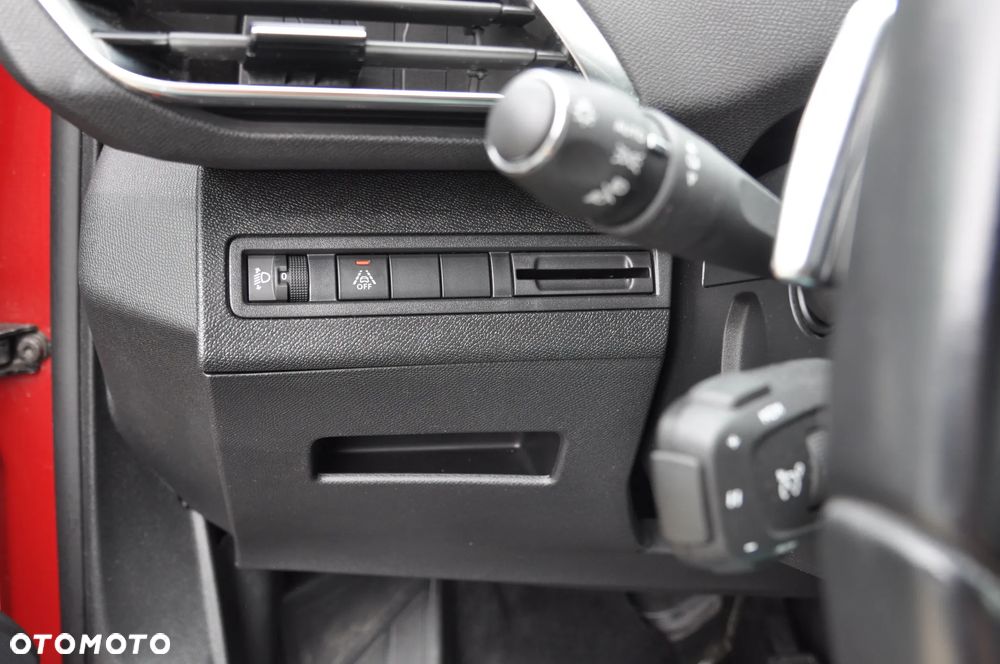 Peugeot 3008 1.2 PureTech Allure Pack S&S EAT8 - 23