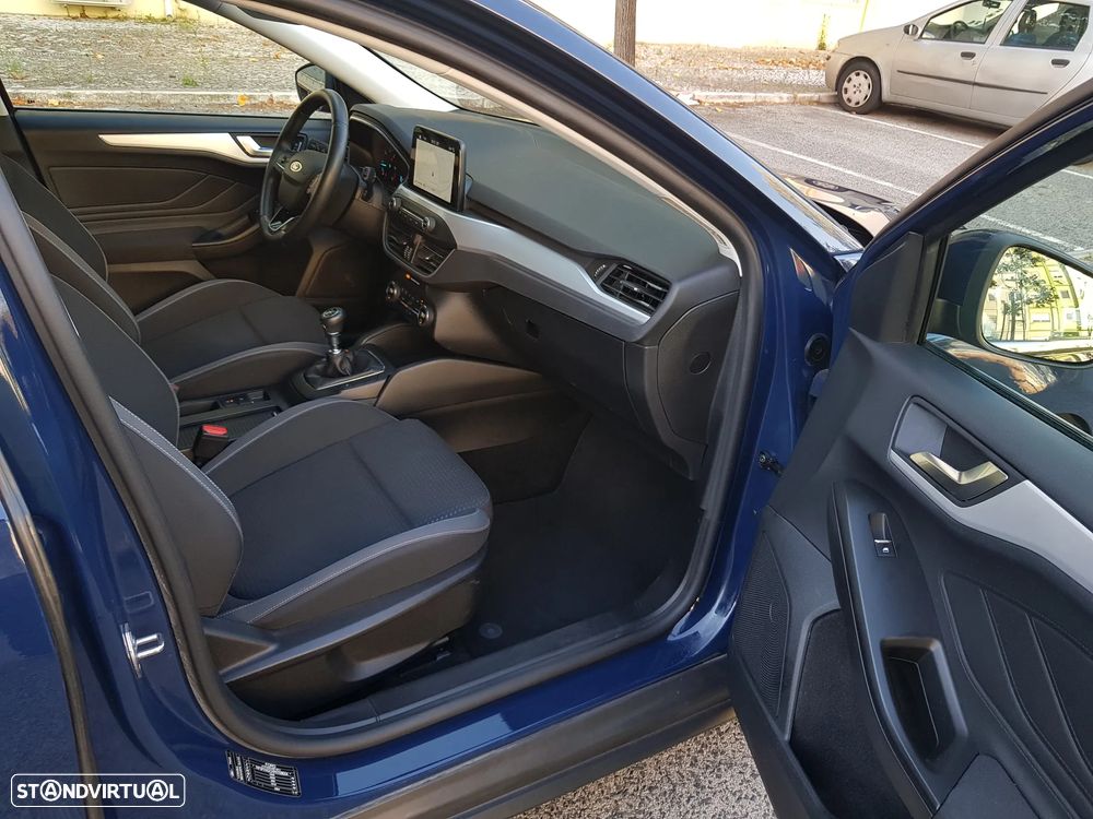Ford Focus SW 1.5 TDCi EcoBlue Business - 36
