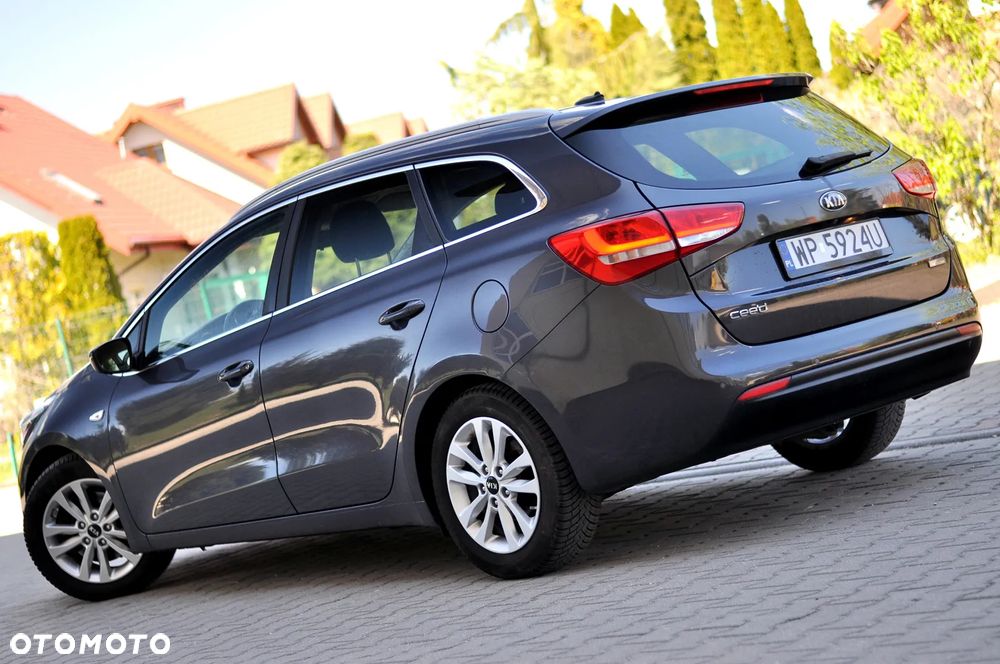 Kia Ceed 1.4 CVVT Dream Team Edition - 6