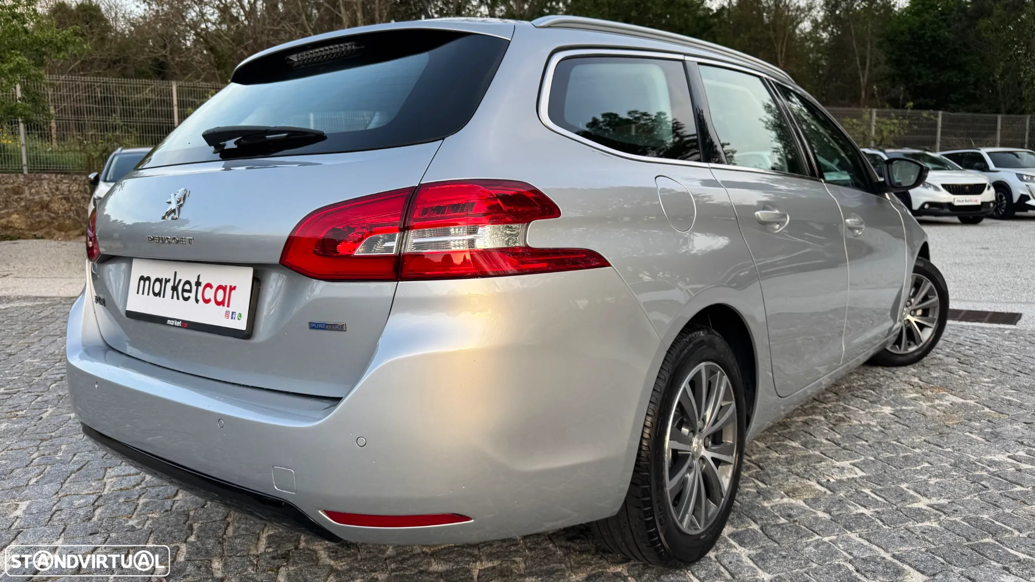 Peugeot 308 SW 1.2 PureTech Allure Full LED - 12